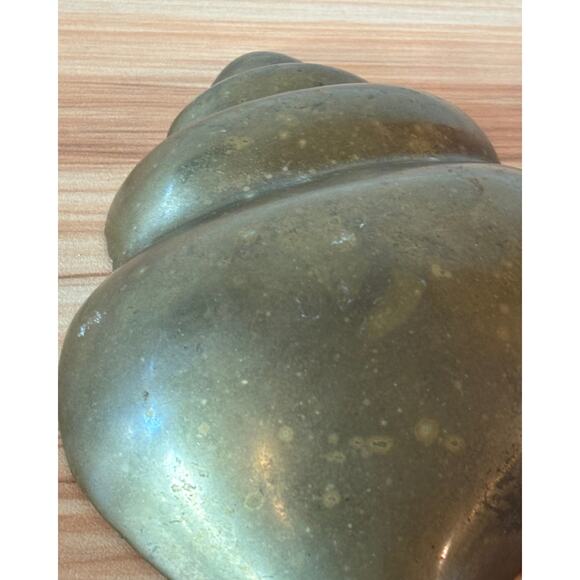 Vintage Brass Shell Wall Decor | Spiral Shell | Hollywood Regency - Picture 7 of 10